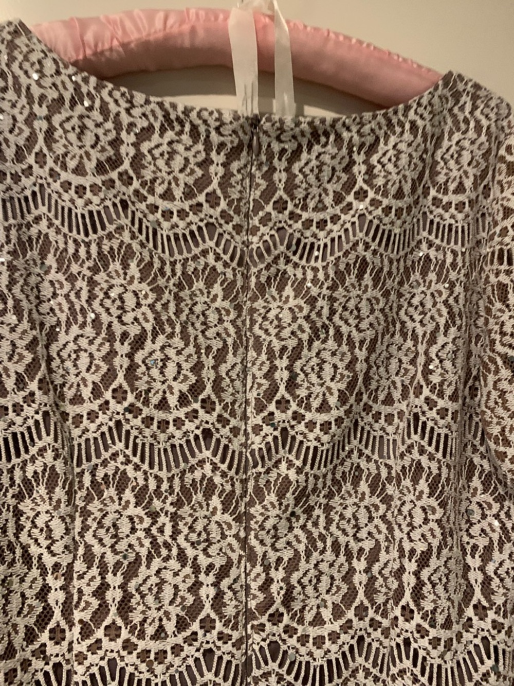 Jessica H Lace Dress in Tan and Cream - Picture 5 of 7